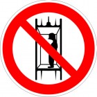 ЗнакПром Знак P13 Запрещается подъем (спуск) людей по шахтному стволу (запрещается транспортировка пассажиров) (Пленка 200х200 мм)